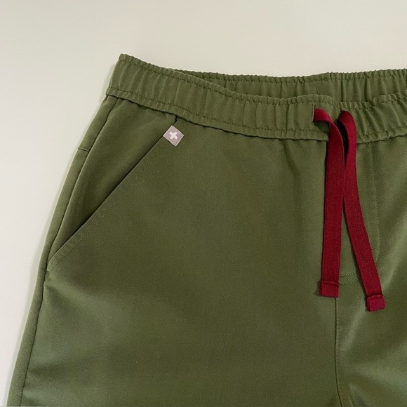 Figs Tansen Jogger Scrub Pants Limited Edition Dark Olive Small Short - Picture 8 of 13
